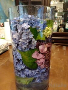 ガラスと紫陽花